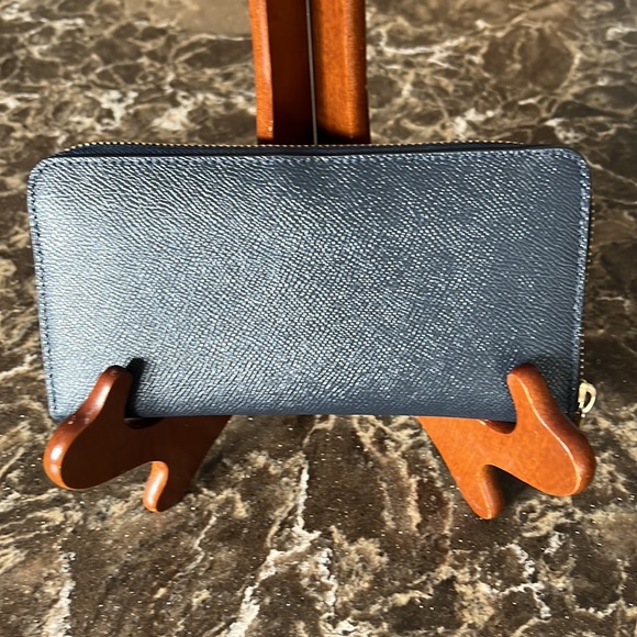 SOLD
Coach Accordion Zip Around Wallet - Picture 6 of 6